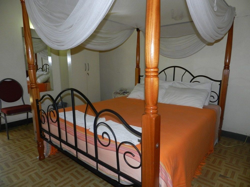 Hibiscus Guest House Найроби Экстерьер фото